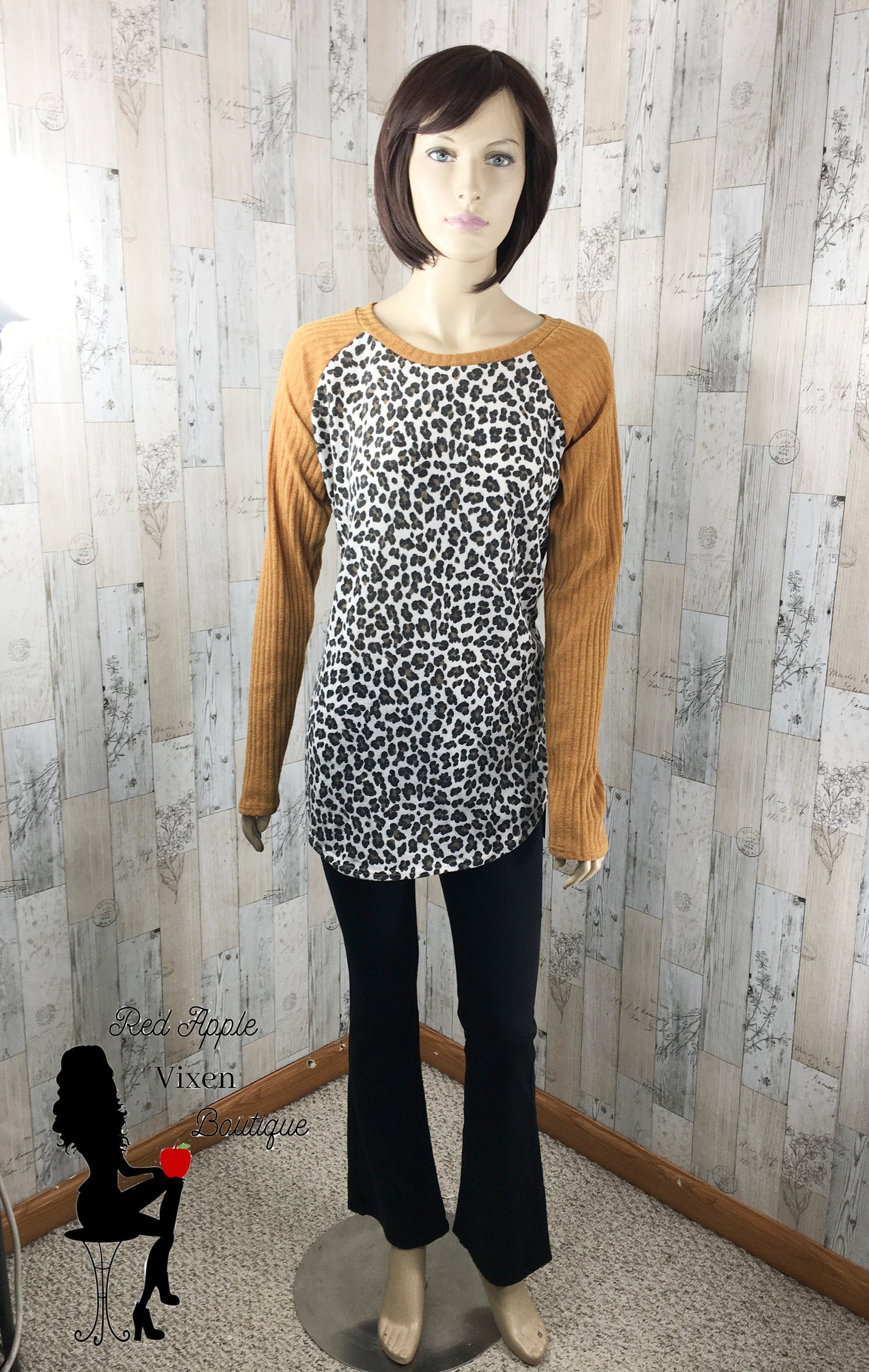 Animal Print Sweater Size XLarge- Red Apple Vixen Boutique